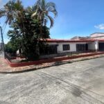 CASA ESQUINERA LA PRADERA (SANDRA) (1)